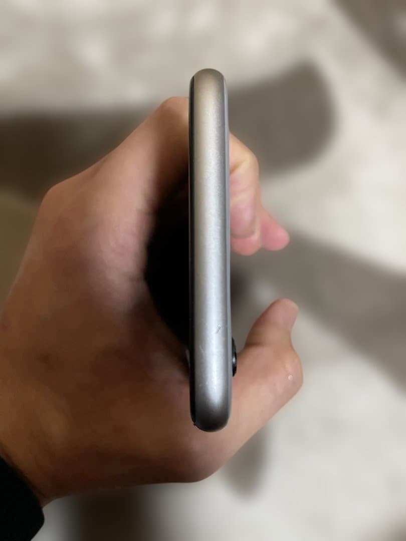 Apple iPhone 6S シルバー 本体のみ Simフリー