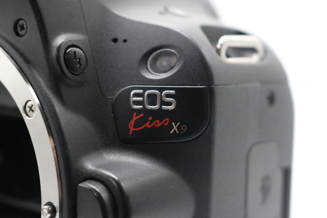 美品 【Canon EOS Kiss X9 ダブルレンズセット】 安心保証あり