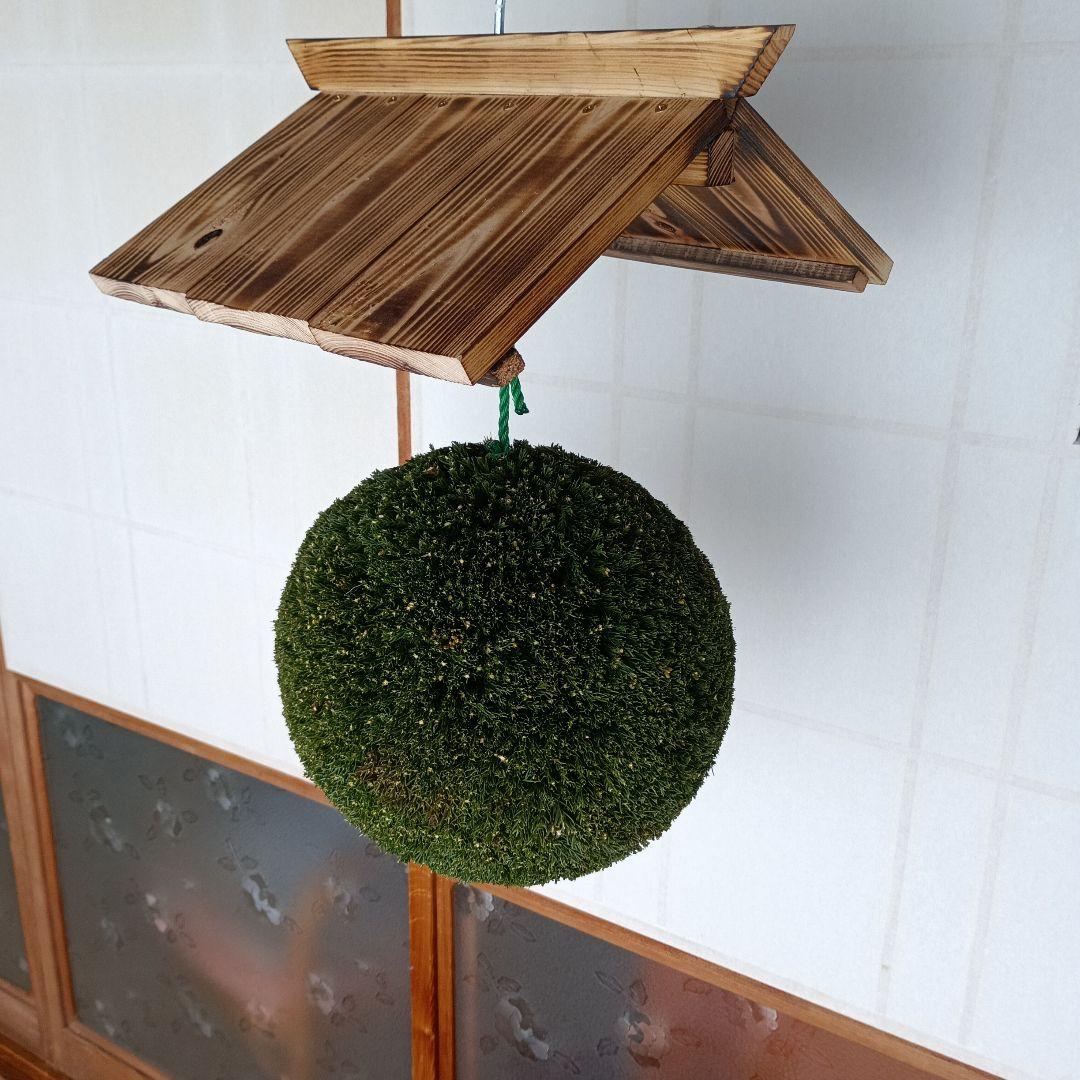 杉玉　直径約34ｃｍ　屋根付き　焼杉作り