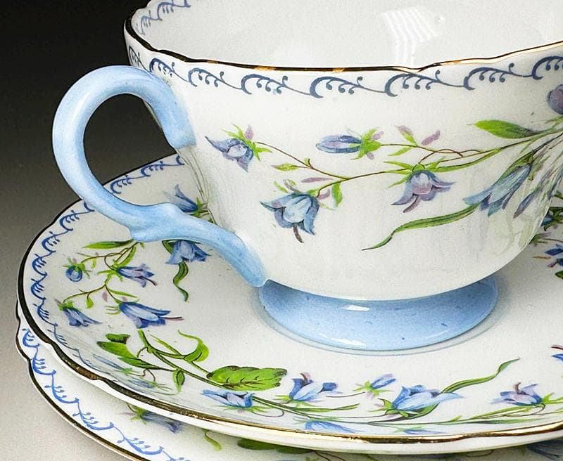 アンティーク シェリー 金彩 【ヘアベル】 キャビネットトリオ カップソーサー