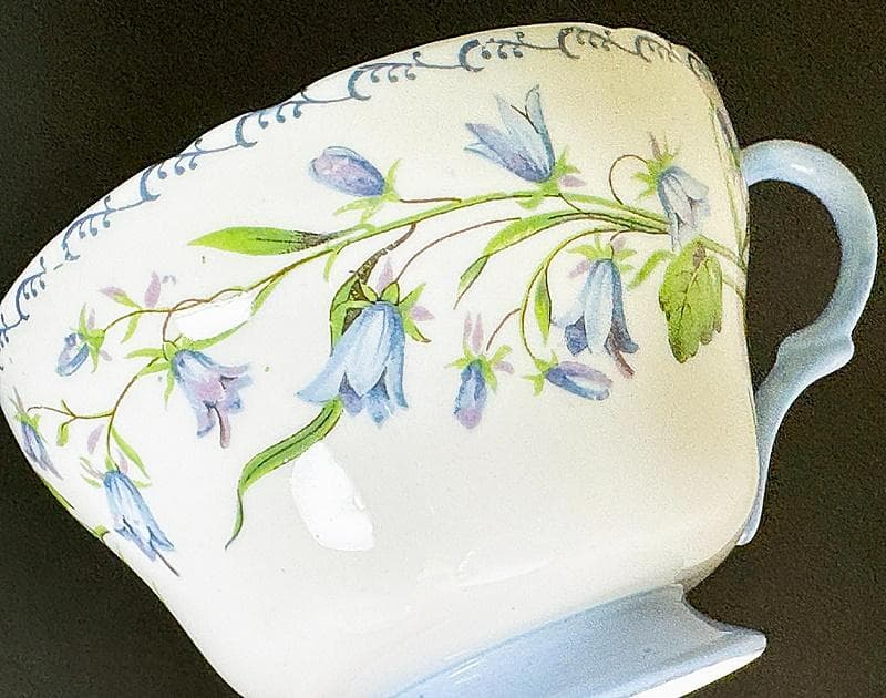 アンティーク シェリー 金彩 【ヘアベル】 キャビネットトリオ カップソーサー