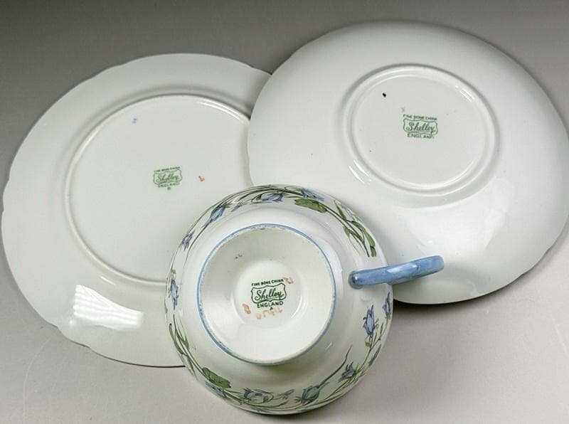 アンティーク シェリー 金彩 【ヘアベル】 キャビネットトリオ カップソーサー