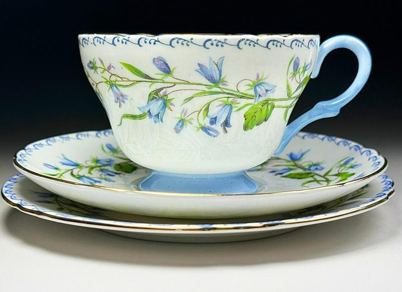 アンティーク シェリー 金彩 【ヘアベル】 キャビネットトリオ カップソーサー