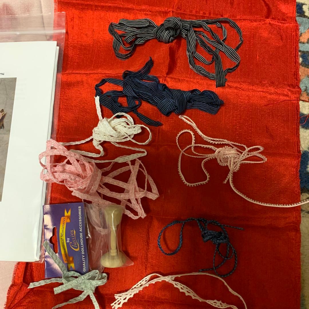 ドールハウス　ミニチュア　ドレスパターン、生地etc輸入物