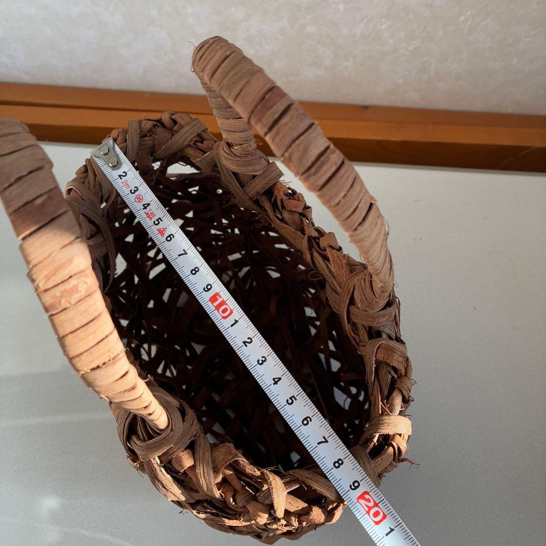 国産山葡萄の蔓で編んだミニカゴバッグ