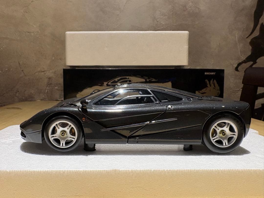 ミニチャンプス1602台限定！1/18 マクラーレンF1ロードカー 1993
