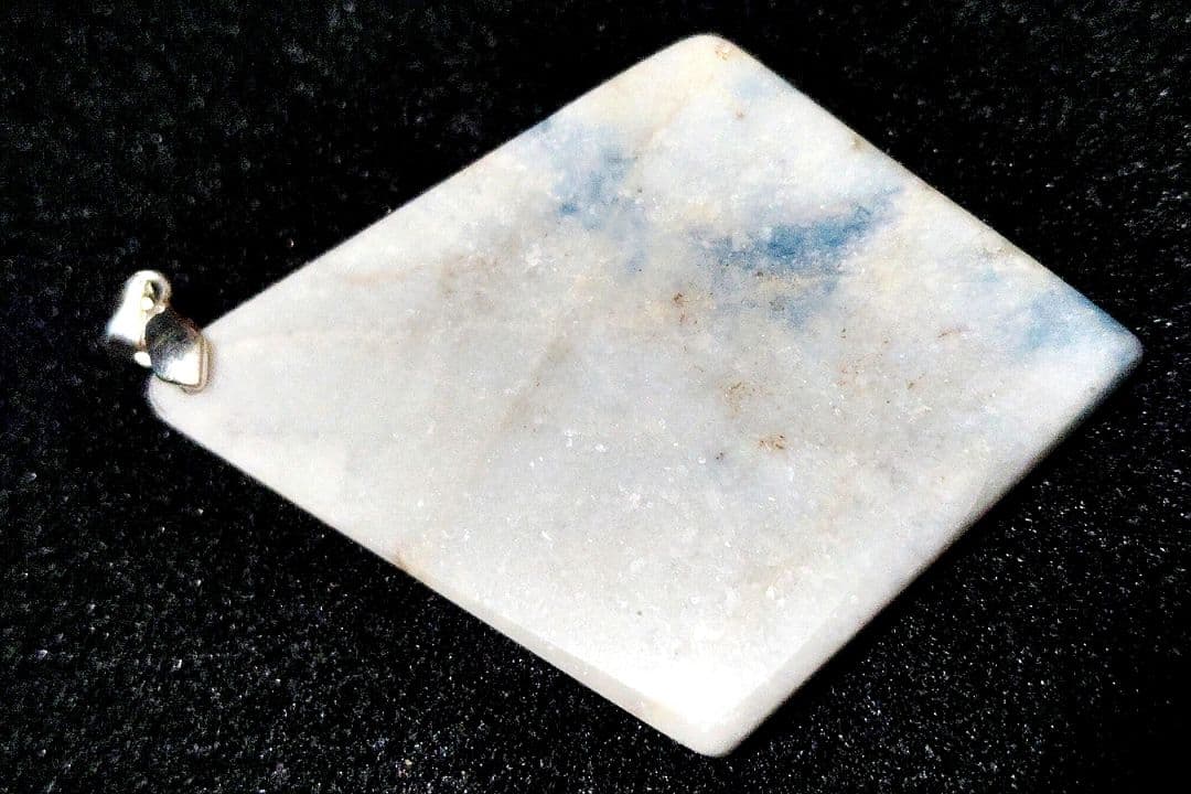 ★糸魚川翡翠★コン沢・青【デカペンダント・IRIGON・105CT】