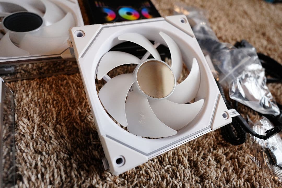 セット割引き有り】Lian Li　UNI FAN SL-INF 120 3個パッ