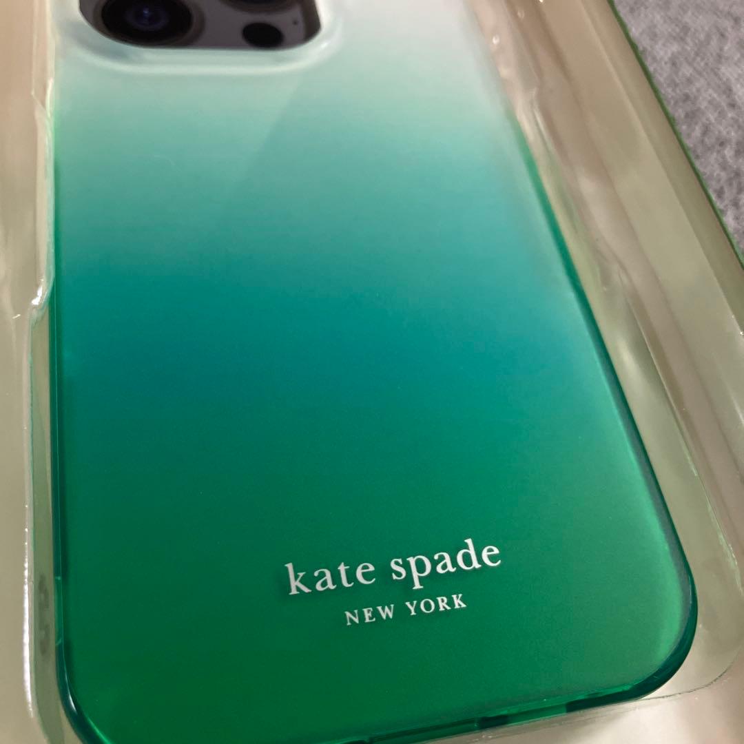 新品　ケイトスペード　iPhone15pro グリーン　緑　グラデーション