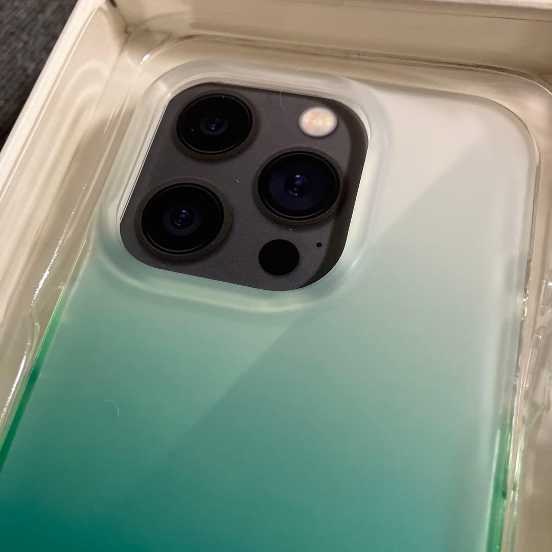 新品　ケイトスペード　iPhone15pro グリーン　緑　グラデーション