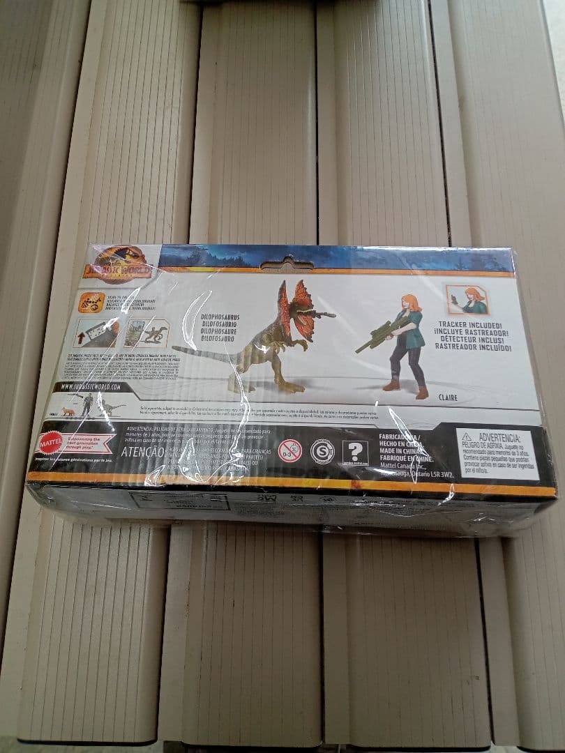 ジュラシック・ワールド クレア＆ディロフォサウルス