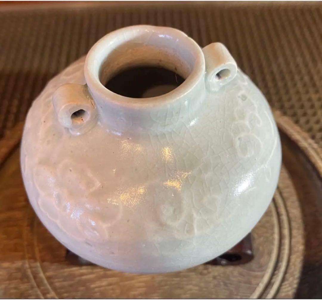 アンティーク・青白磁（影青）・陽刻梅唐草文・唐木鑑賞台座付・２点セット