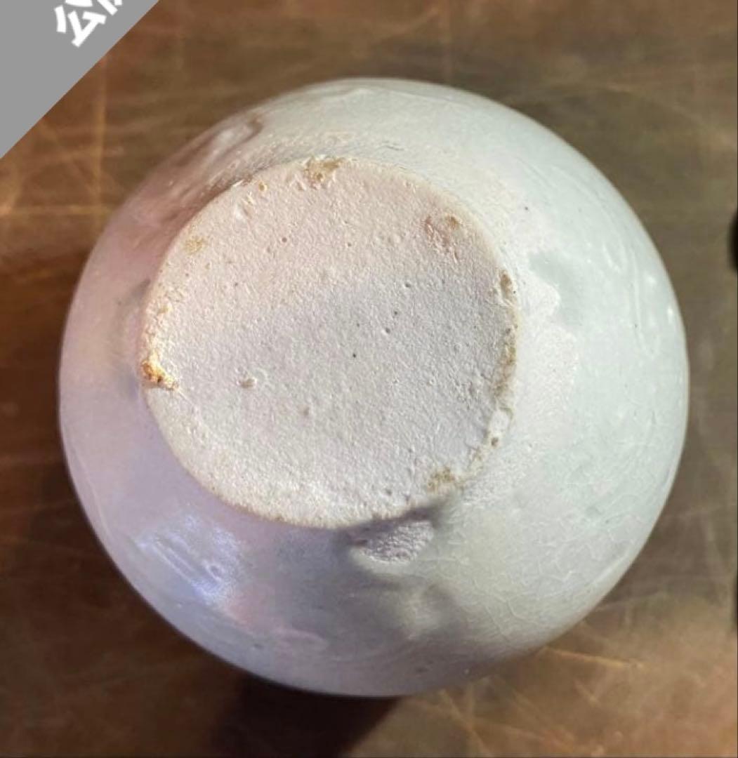 アンティーク・青白磁（影青）・陽刻梅唐草文・唐木鑑賞台座付・２点セット