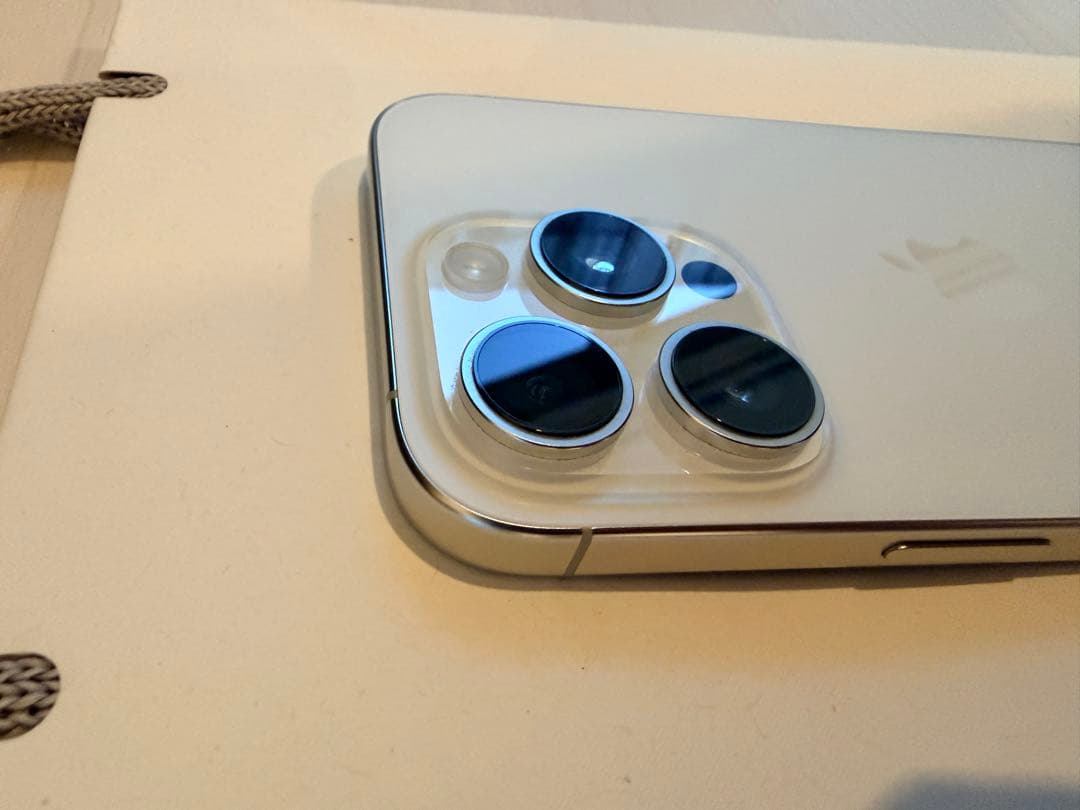 iPhone 16 Pro ホワイトチタニウム 128GB SIMフリー