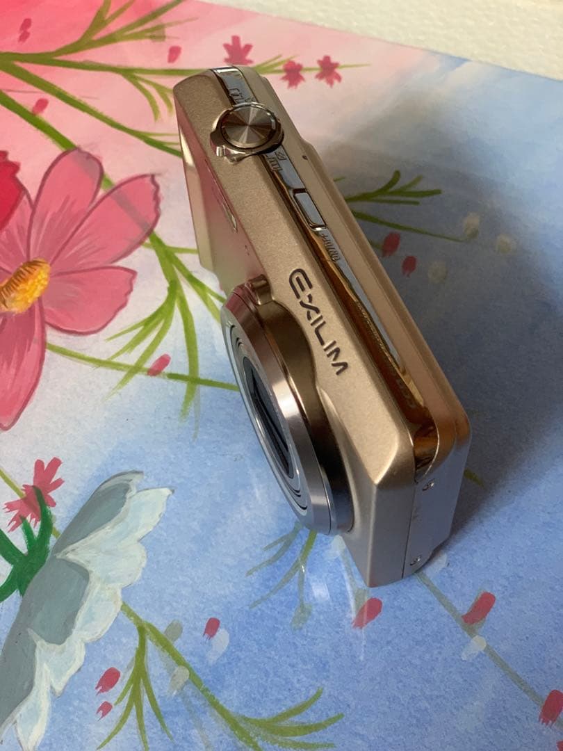 CASIO EXILIM EX-ZS170 コンパクトデジタルカメラ。
