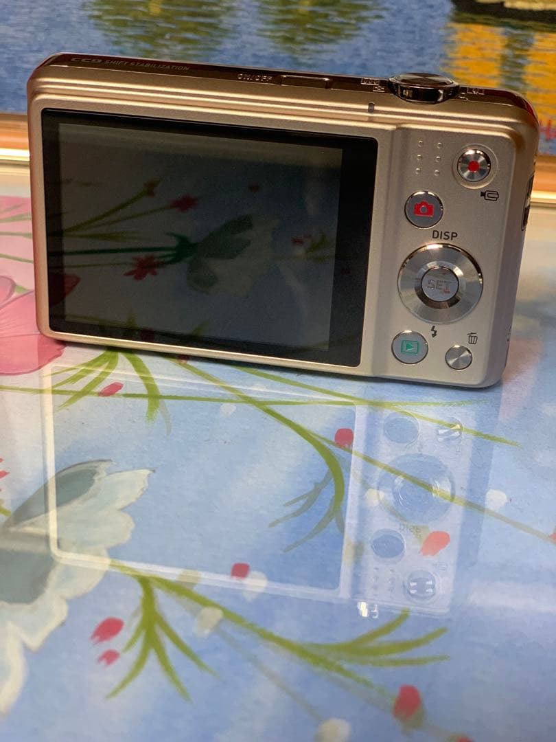 CASIO EXILIM EX-ZS170 コンパクトデジタルカメラ。