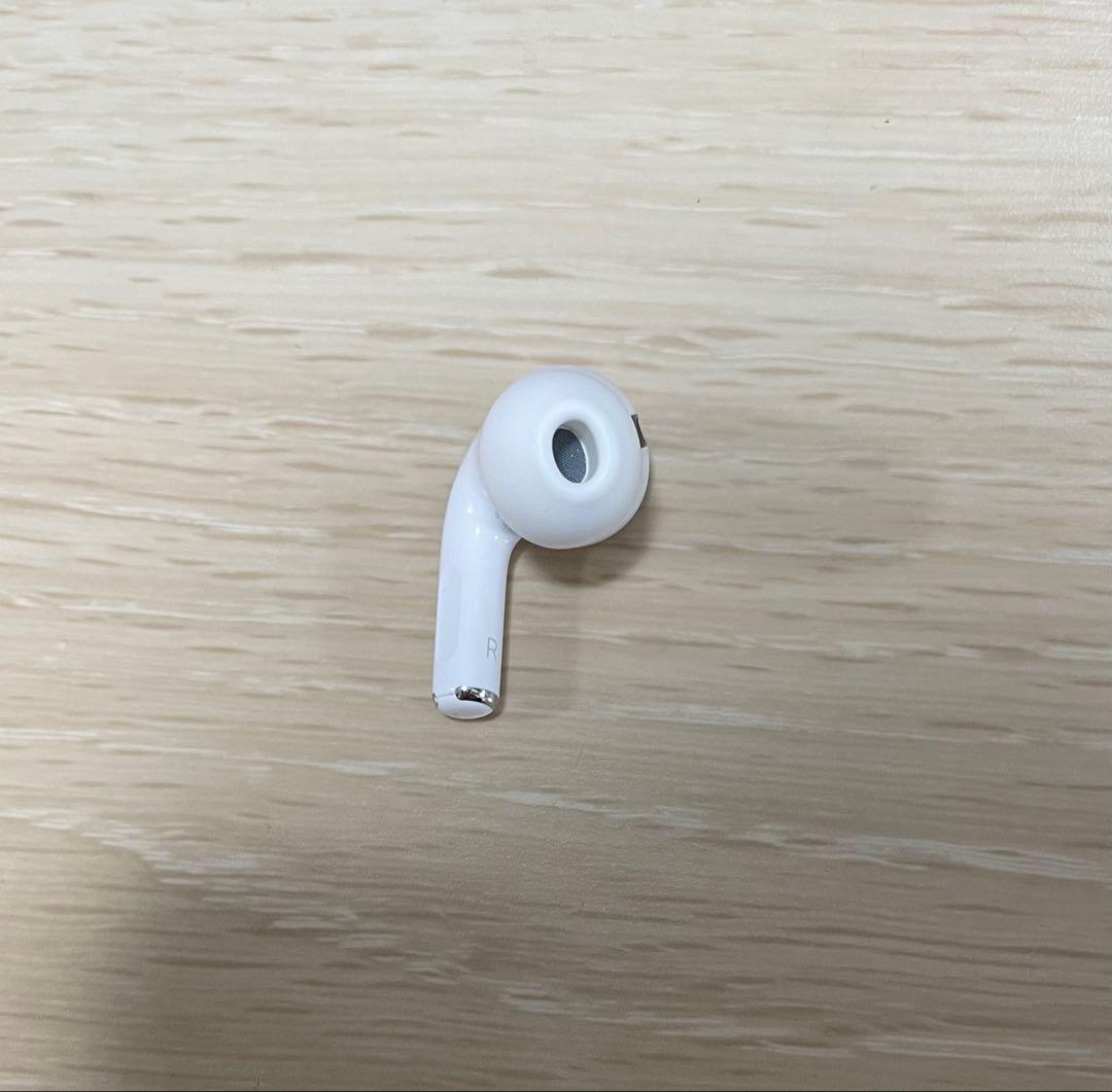 美品　AirPods Pro 本体　※ケースと右耳のみ