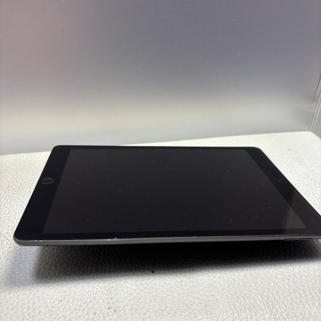 iPad 8 32G Wi-Fi＋sim.au PSEパッテリー新品100％