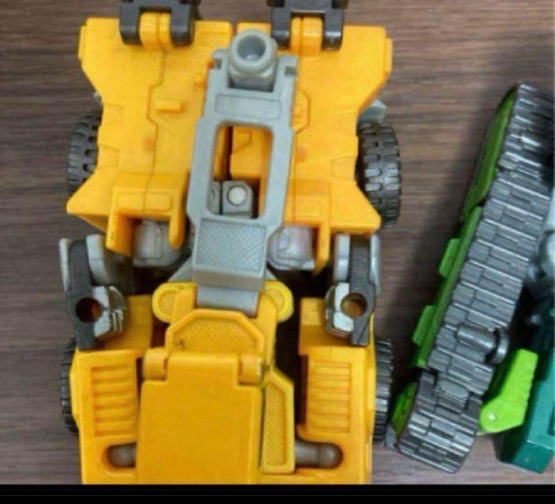 トランスフォーマー　ビルドキング　カーロボット①