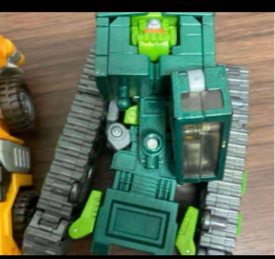 トランスフォーマー　ビルドキング　カーロボット①