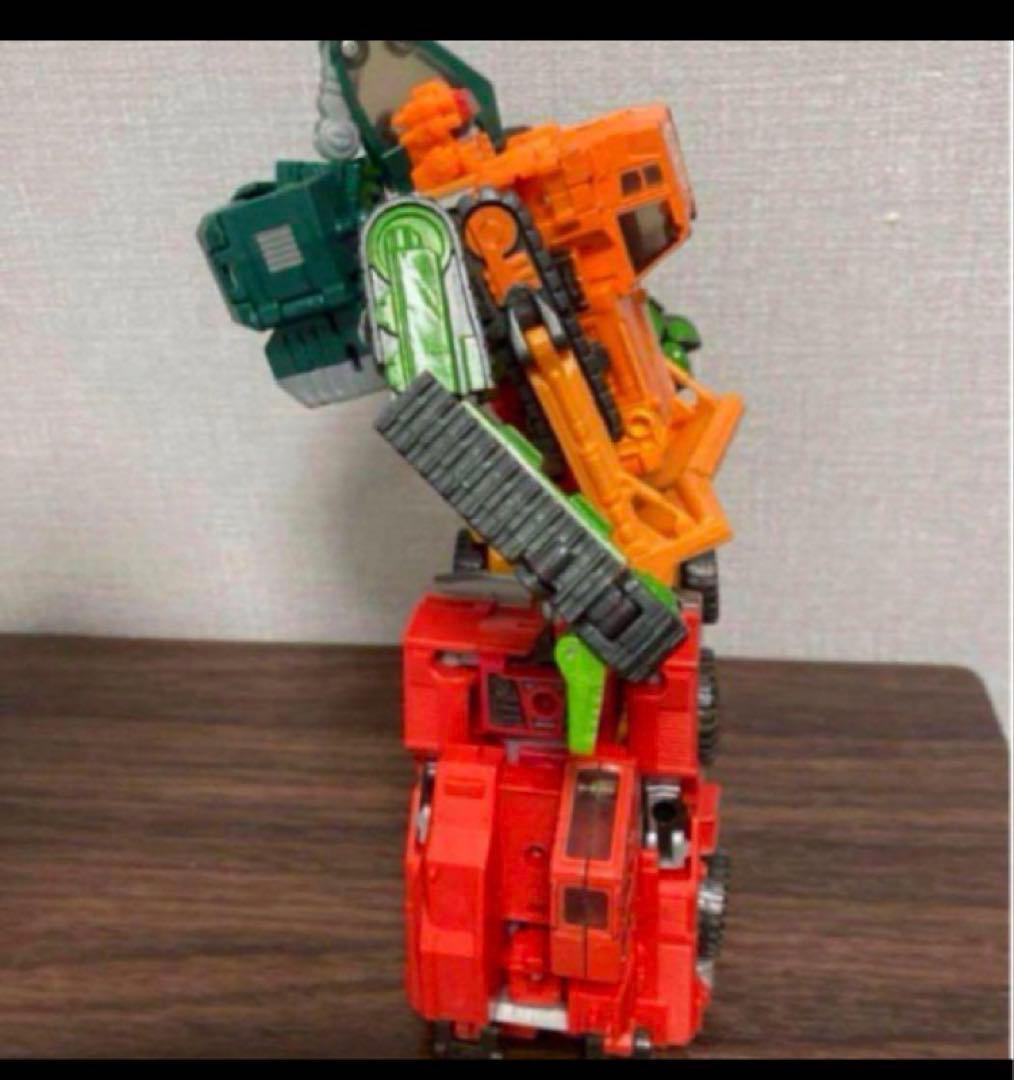 トランスフォーマー　ビルドキング　カーロボット①