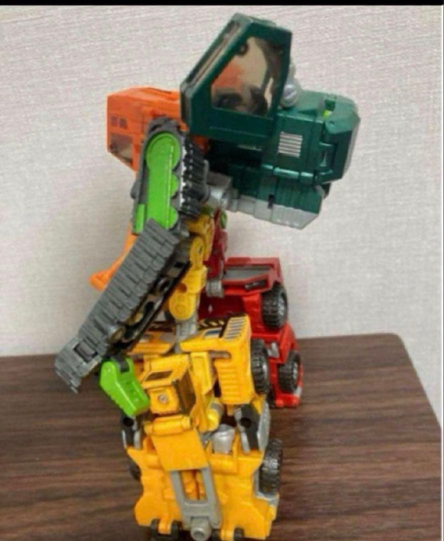 トランスフォーマー　ビルドキング　カーロボット①