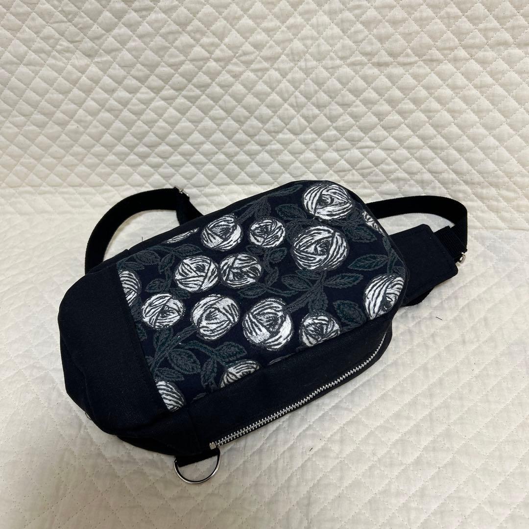 ミナペルホネン　BOXタイプボディバッグ rosyチャコール　ハンドメイド