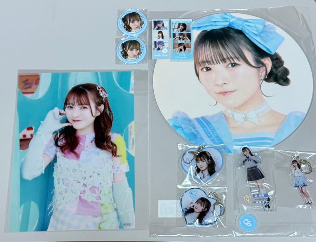きゅーすと 梅田みゆ グッズ うちわ アクスタ アクキー ポスター 缶バッジ
