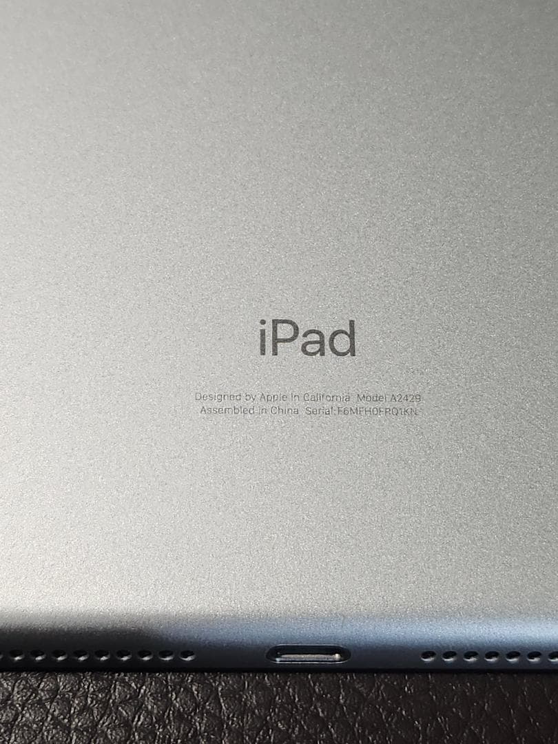 iPad 第8世代 32GB WI-fi+Cellularモデル シルバー