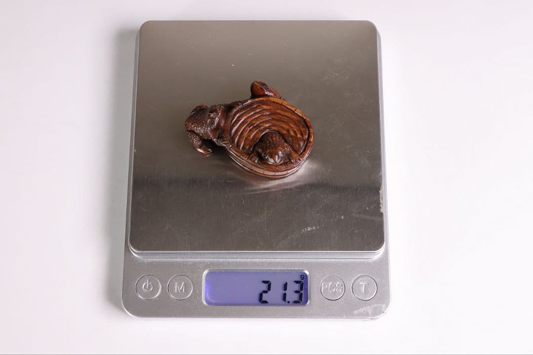 木製 提物 根付 在銘 水浴び 蛙 カエル 彫刻 木彫り【MB296】