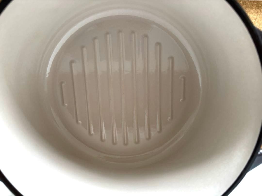 【美品】バーミキュラ　オーブンポットラウンド　22cm 両手鍋 パールブラウン