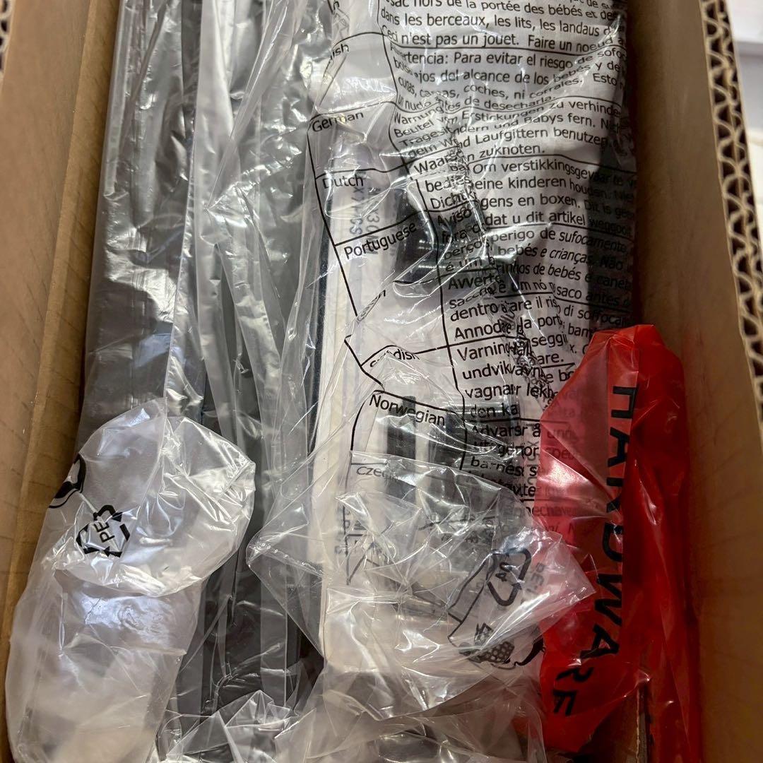 シングルベッドフレーム⭐️スチール製 収納スペース付き 頑丈 簡単組立