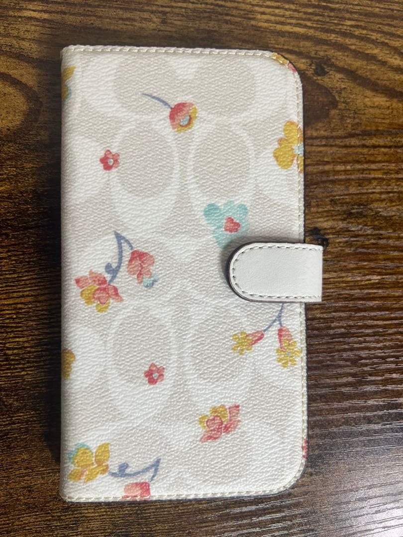 COACH 花柄 iPhone 13 Pro ケース