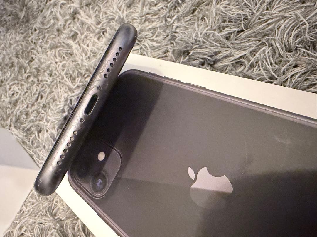 Apple iPhone 11 ブラック 本体 新品充電器付き