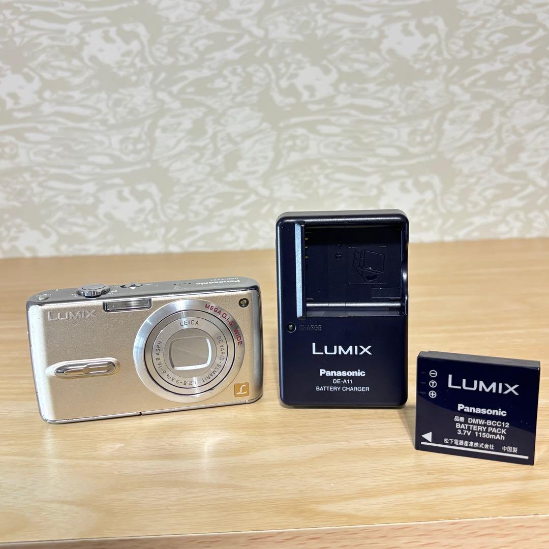 パナソニック　LUMIX DMC-FX07 コンパクトデジタルカメラ シルバー