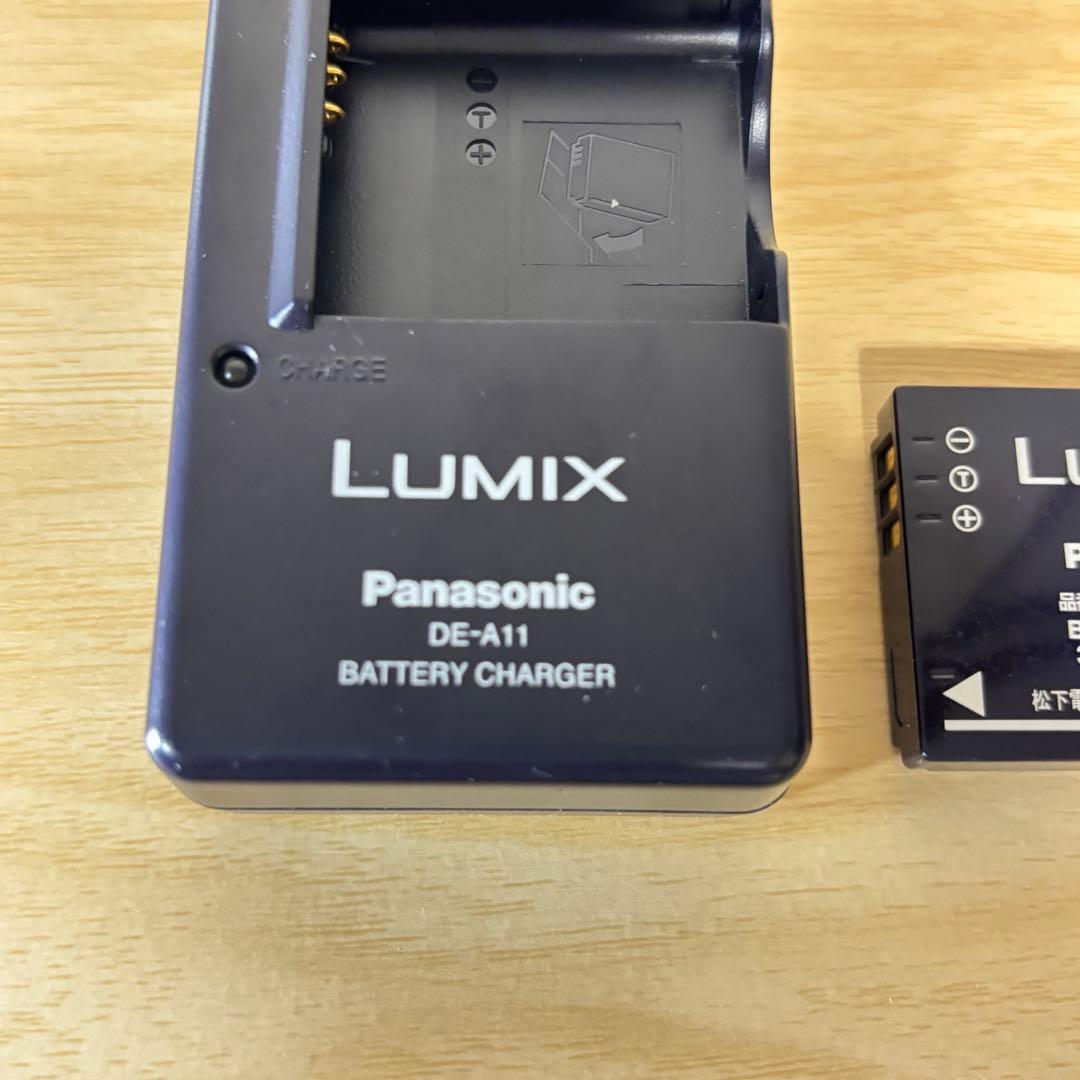 パナソニック　LUMIX DMC-FX07 コンパクトデジタルカメラ シルバー