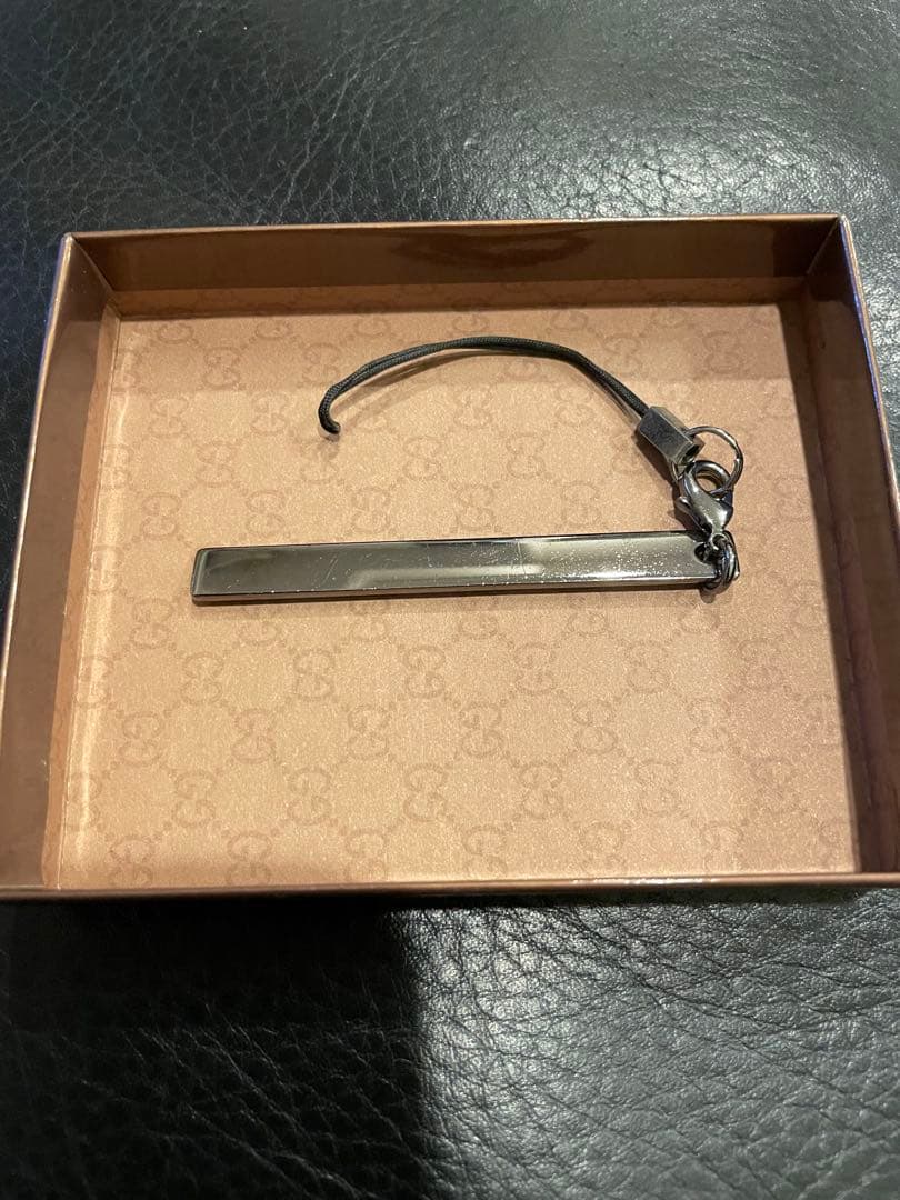 GUCCI シルバーストラップ
