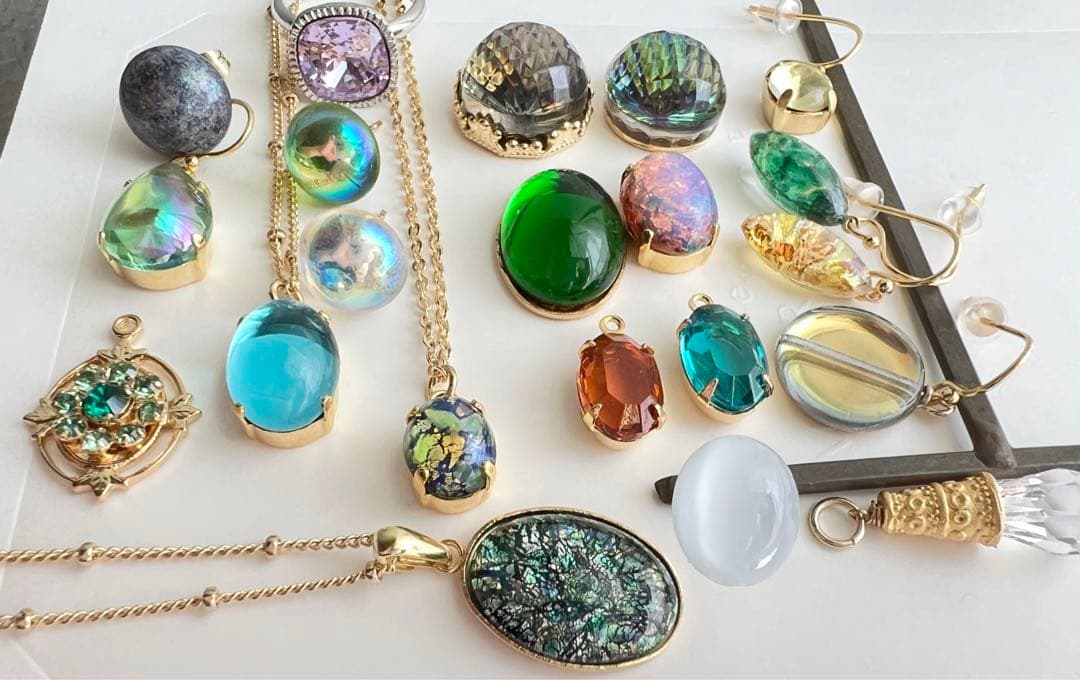 ヴィンテージ　チェコスロバキア　クリスタル　ゴールド　ロングネックレス