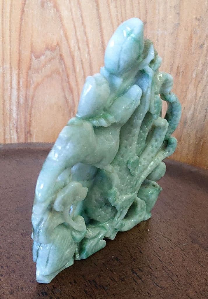 翡翠の置物