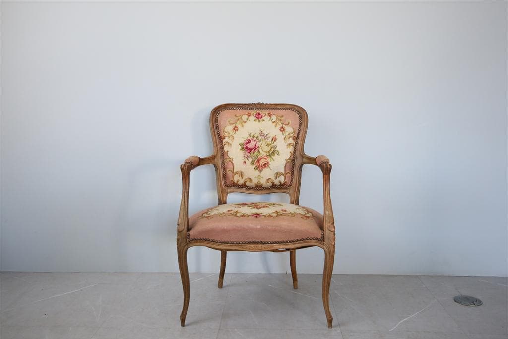 フランスアンティーク猫脚サロンチェア/木製肘掛けイス/アームソファ(89-46)