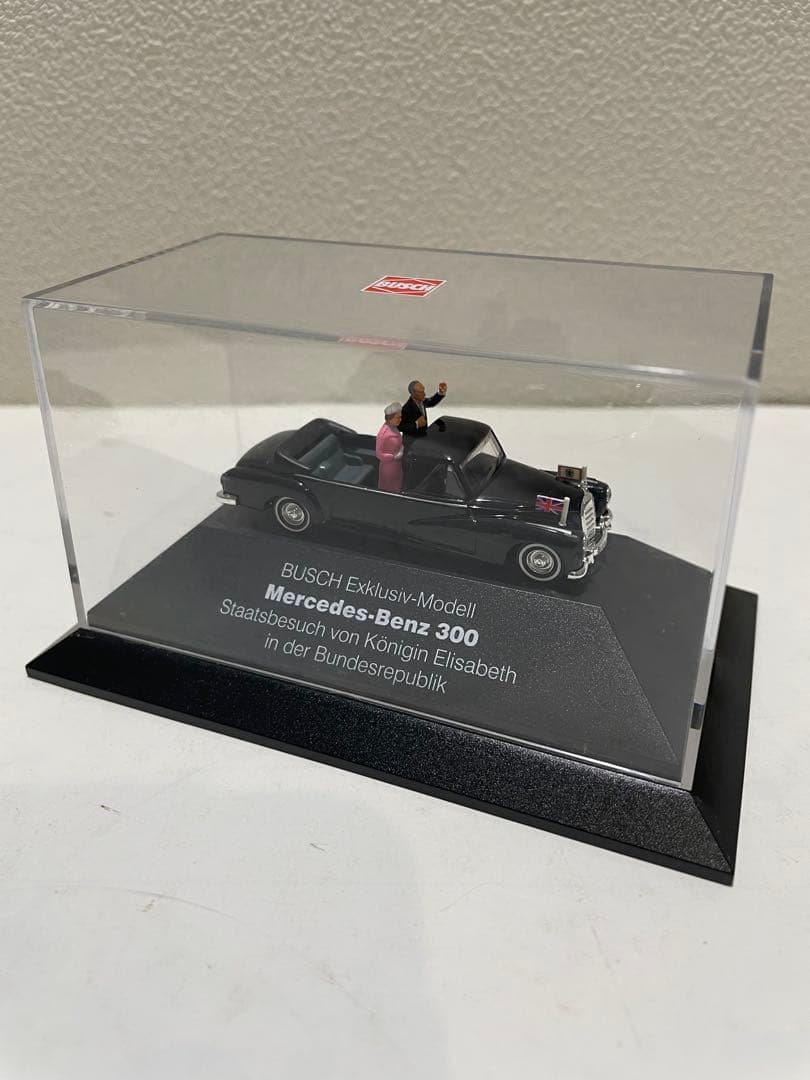 BUSCH Mercedes-Benz 300 エリザベス女王