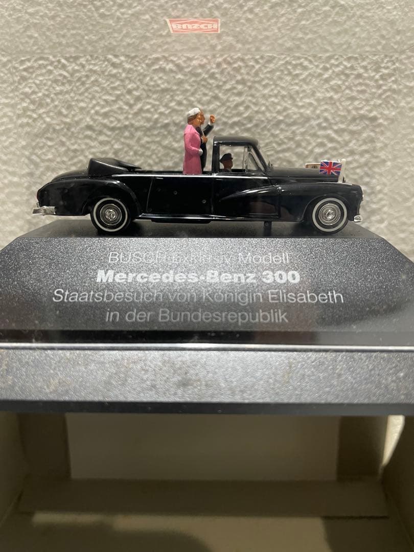 BUSCH Mercedes-Benz 300 エリザベス女王
