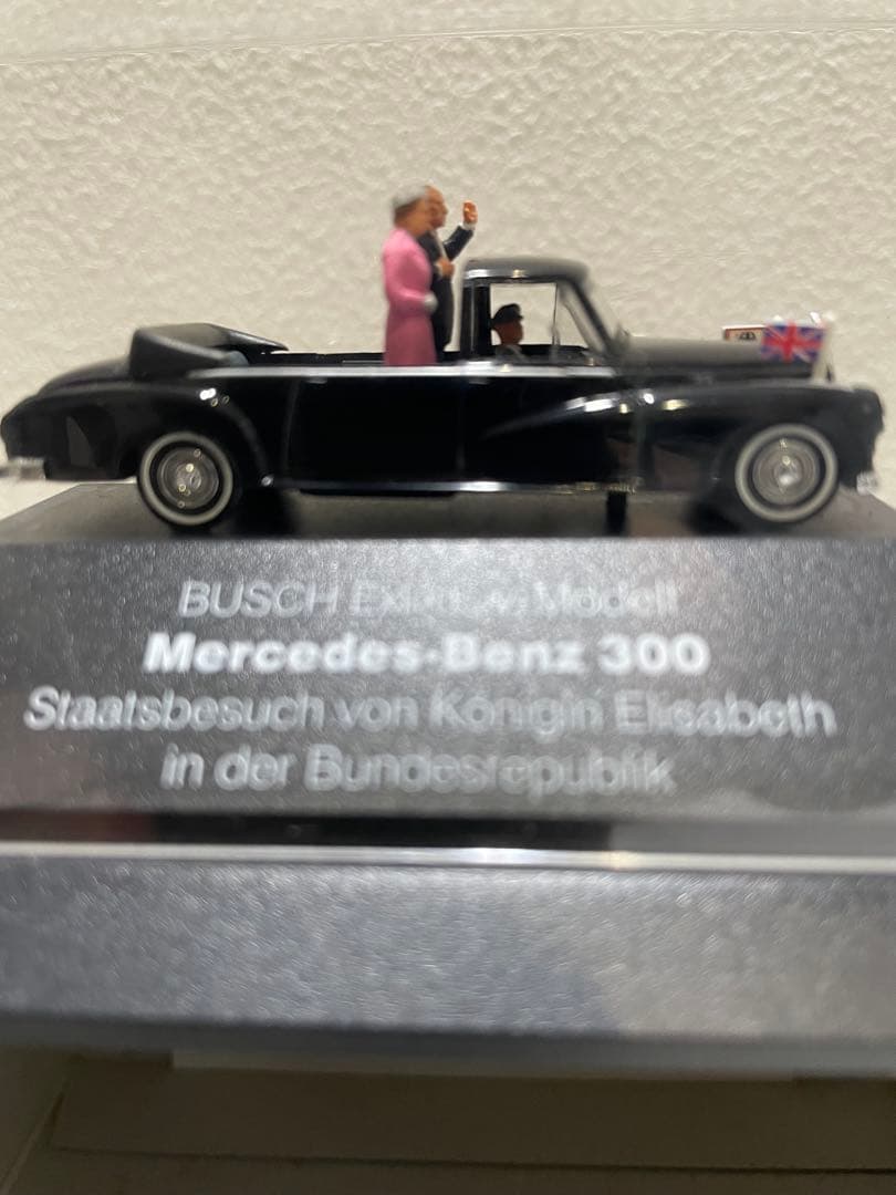 BUSCH Mercedes-Benz 300 エリザベス女王