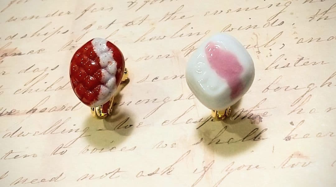 SOLD◆ハンドメイド イヤリング いちごミルクドロップ◆e2