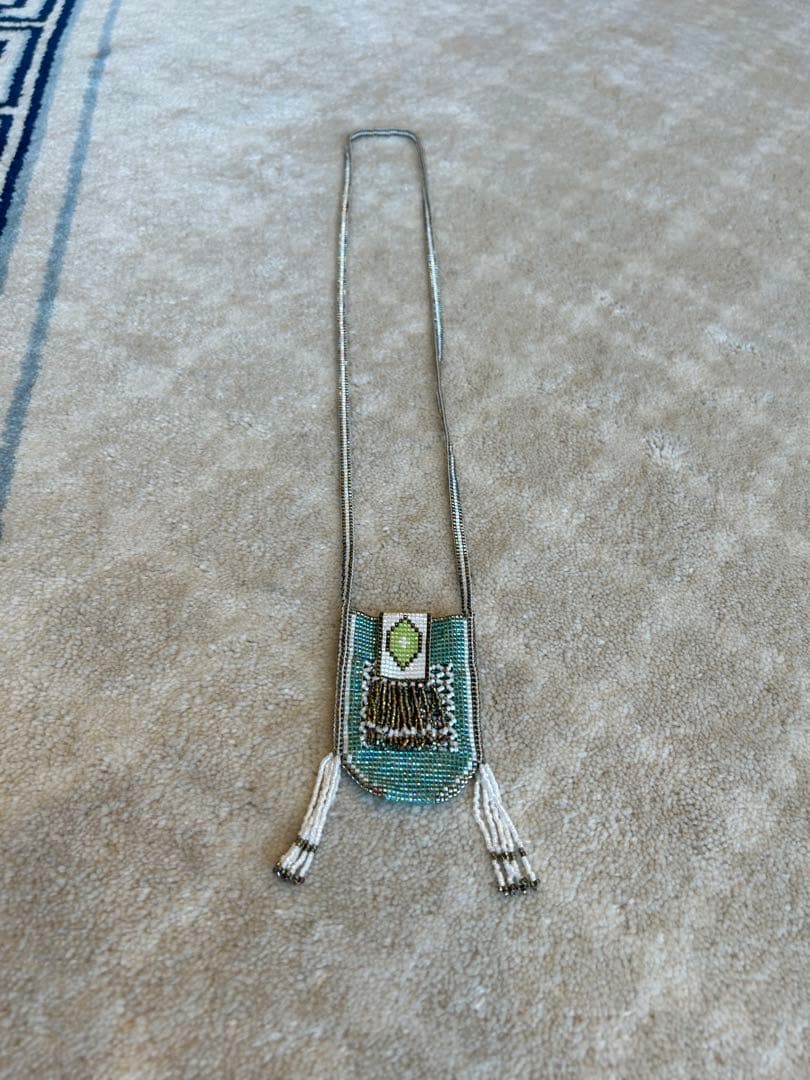 ビーズ織のポシェットネックレス