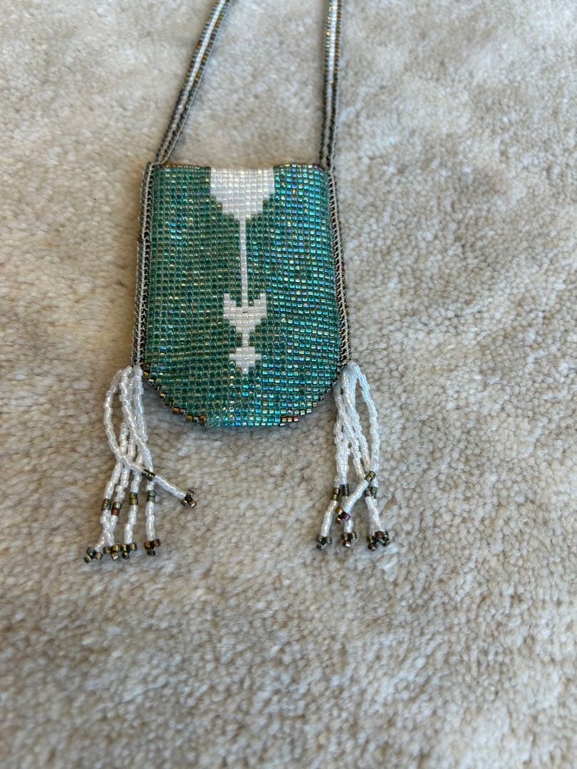 ビーズ織のポシェットネックレス
