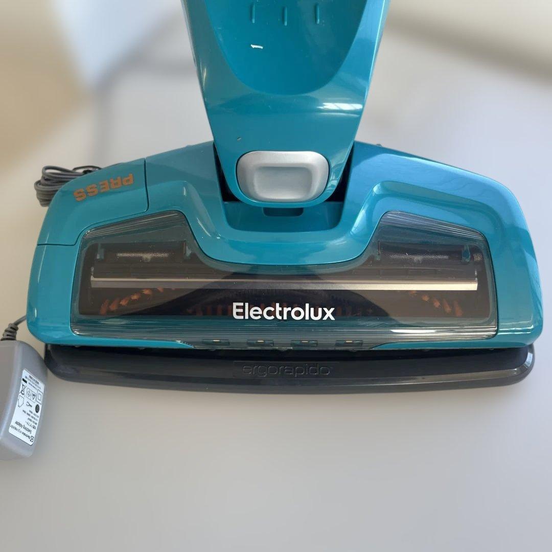 展示品 Electrolux ZB3103 スティッククリーナー
