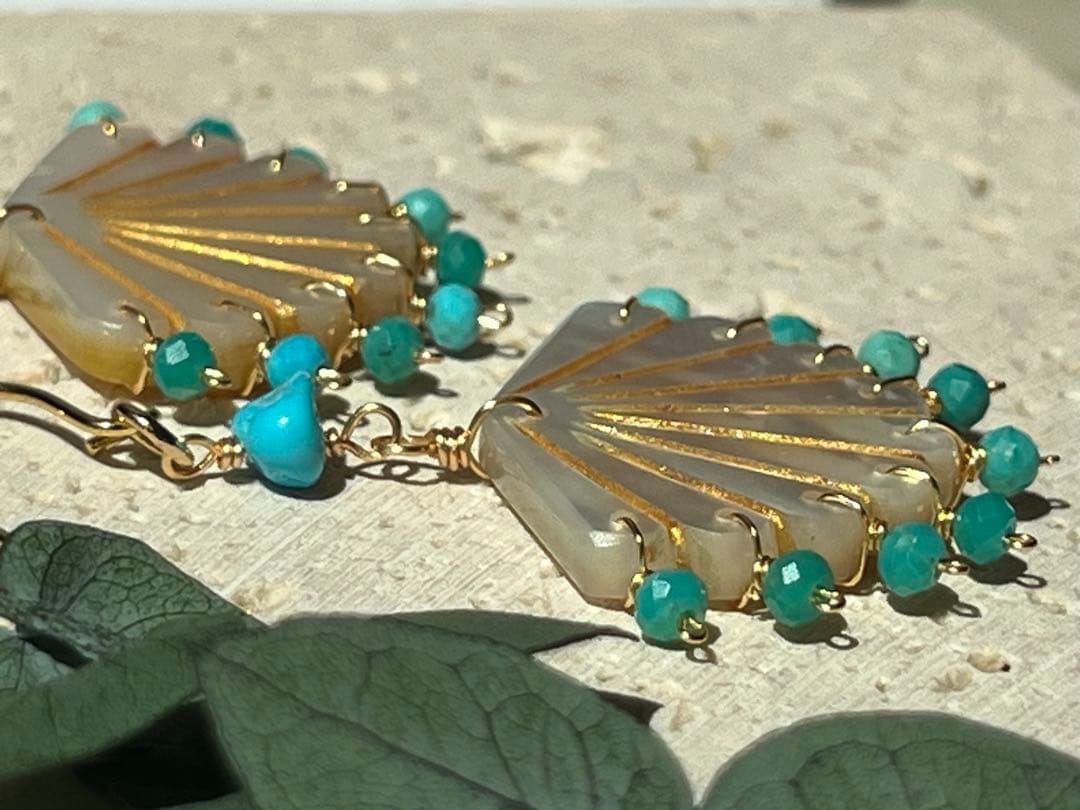 ＊14kgf マザーオブパール フリルドットホールカービング ピアス