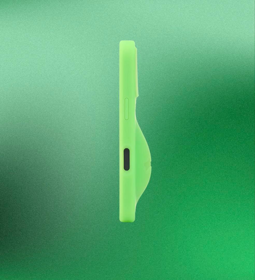SKYLRK グリーン iPhone用ケース　i phone16pro