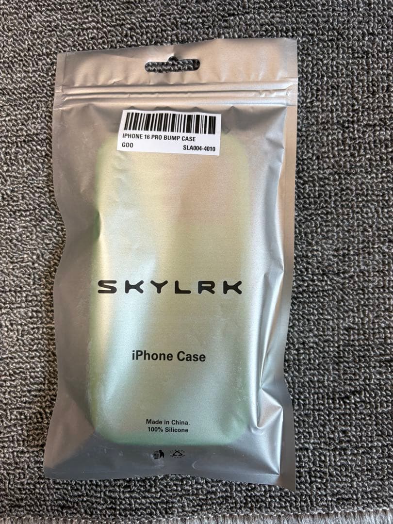 SKYLRK グリーン iPhone用ケース　i phone16pro